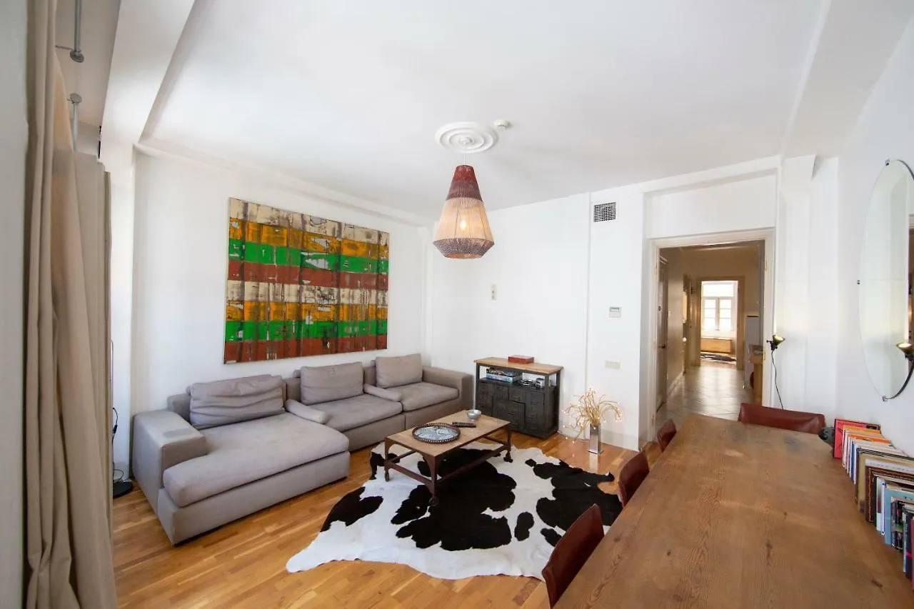 Chiconomy Suites Istanbul Apartment